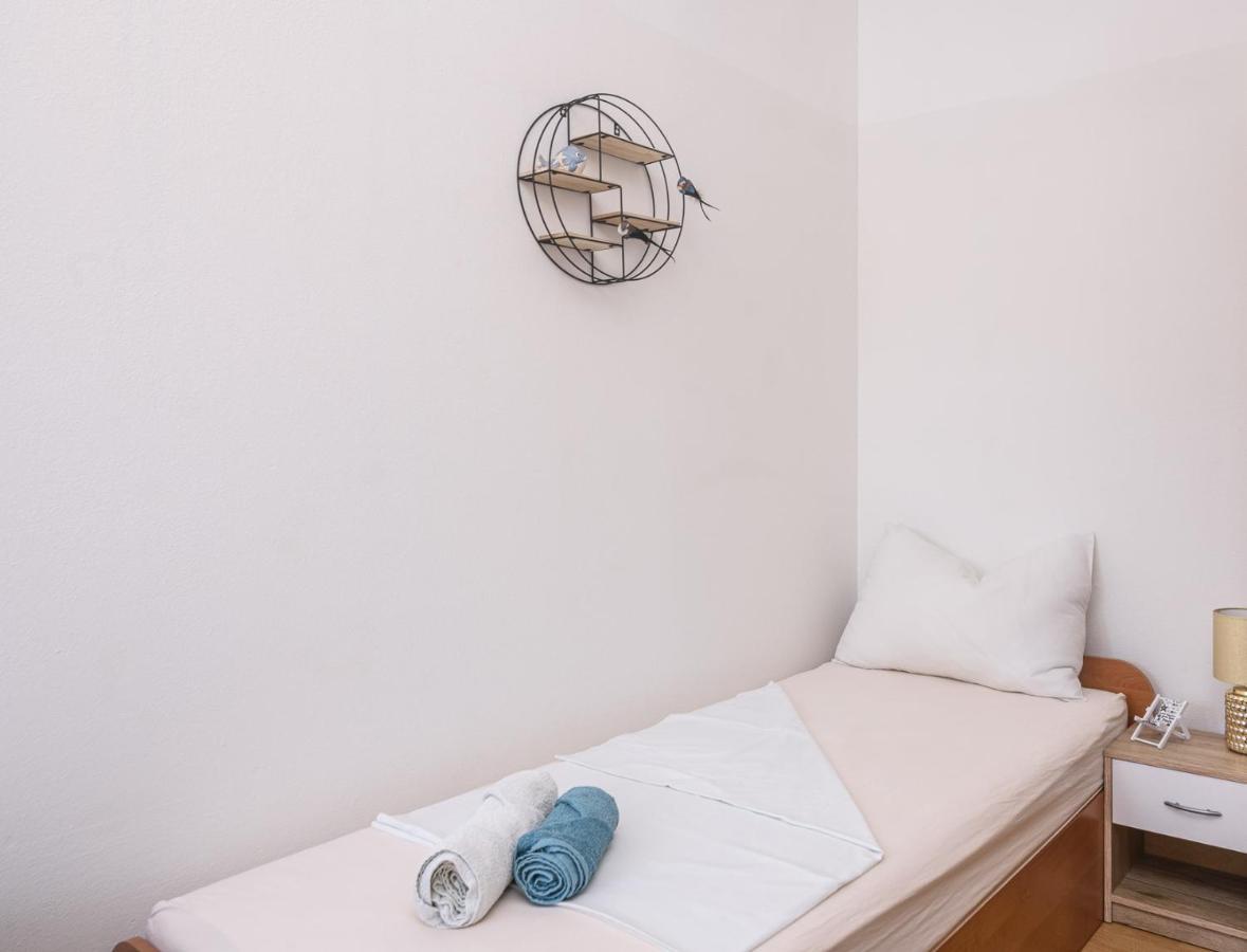 Vikeli Apartment Trogir Exterior photo