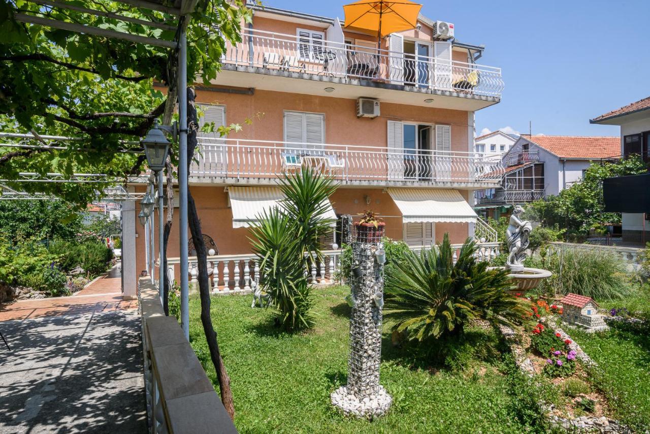 Vikeli Apartment Trogir Exterior photo