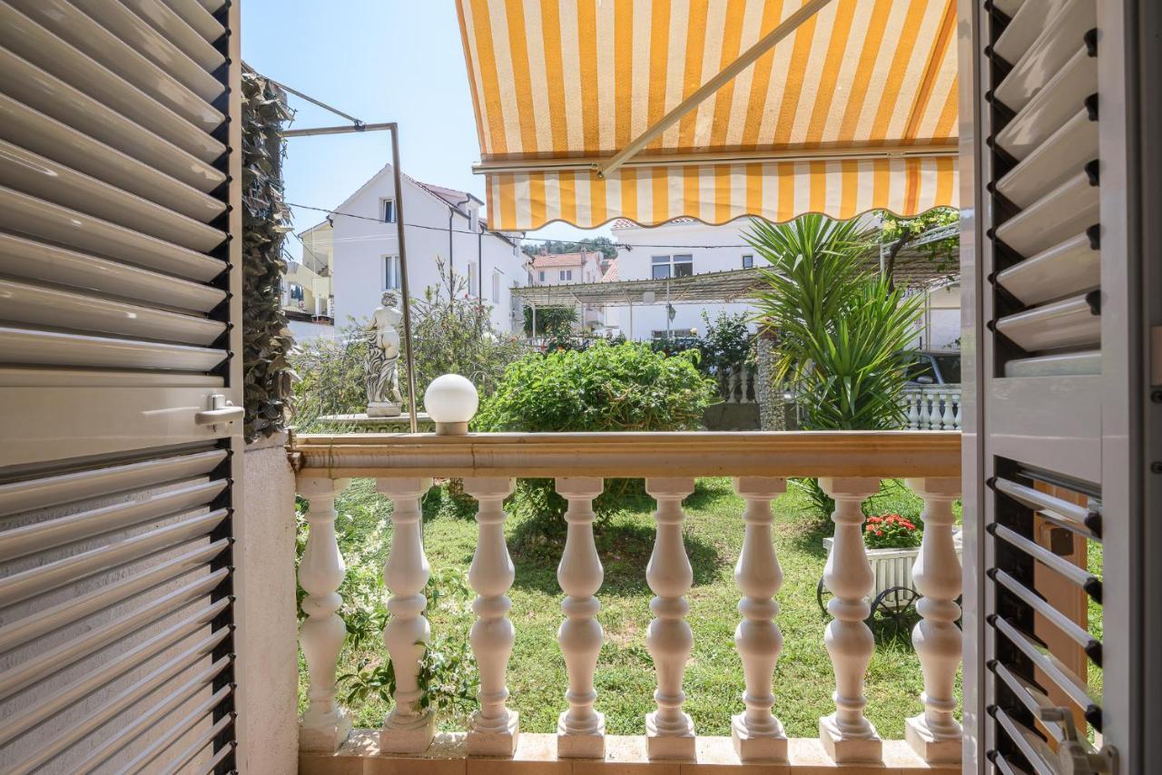 Vikeli Apartment Trogir Exterior photo