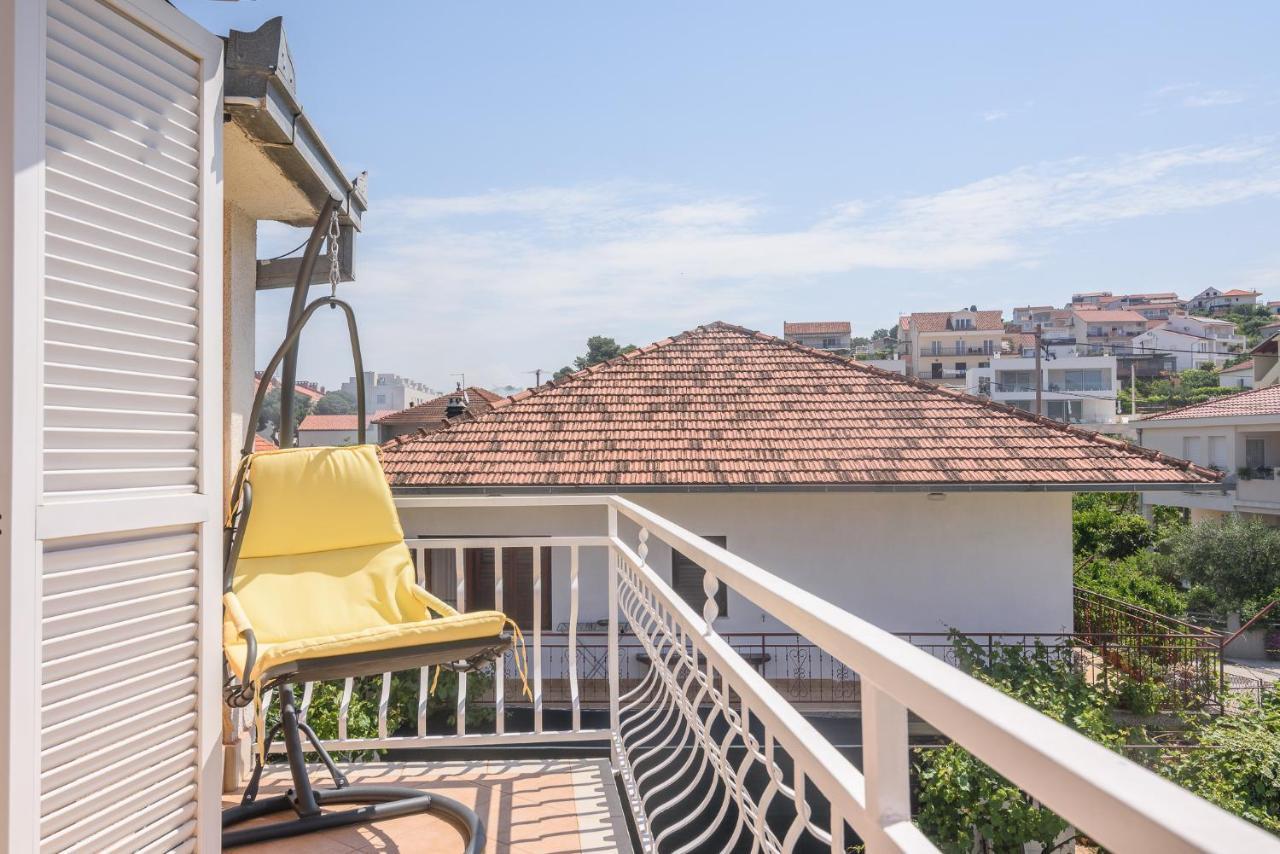 Vikeli Apartment Trogir Exterior photo