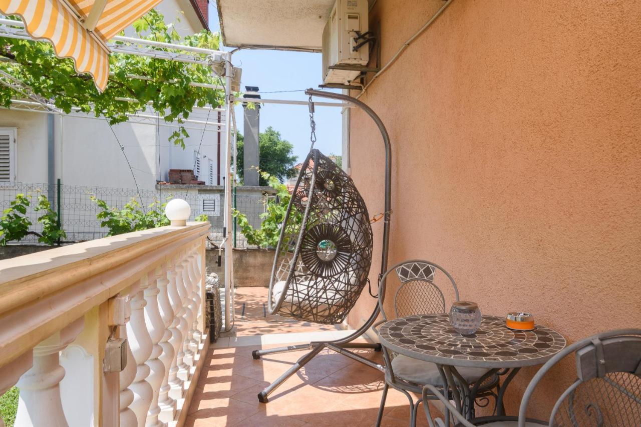 Vikeli Apartment Trogir Exterior photo