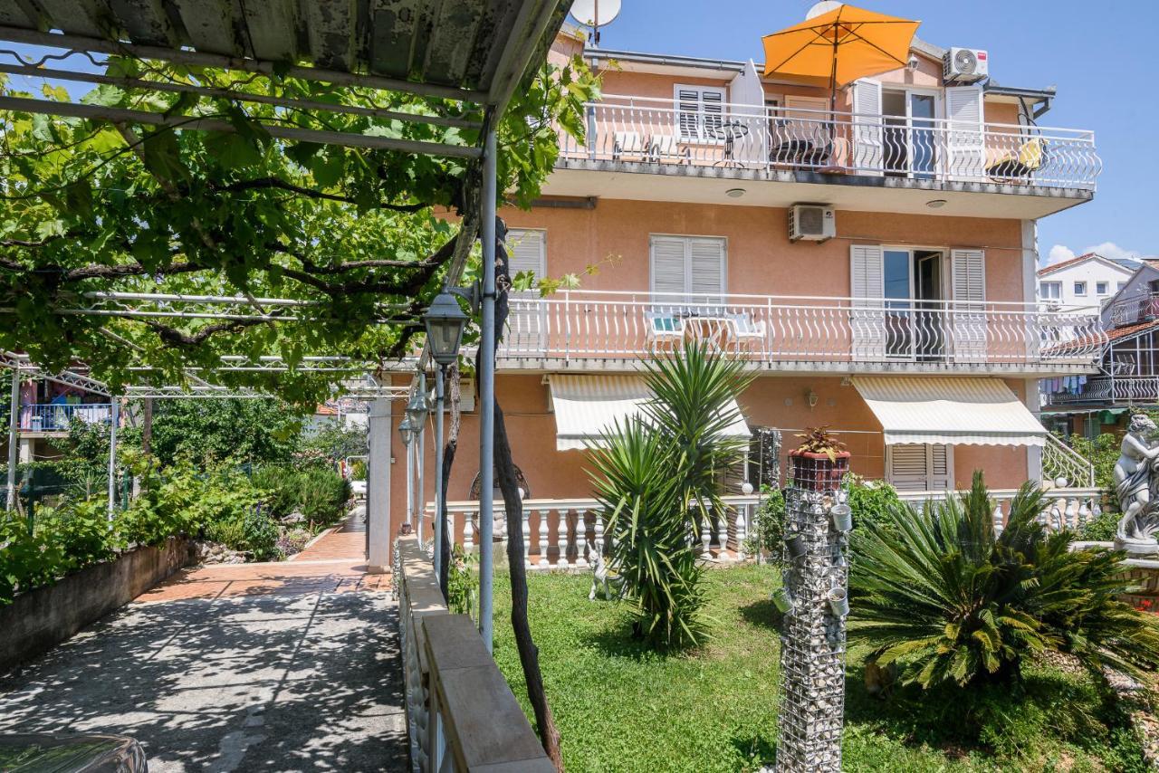 Vikeli Apartment Trogir Exterior photo
