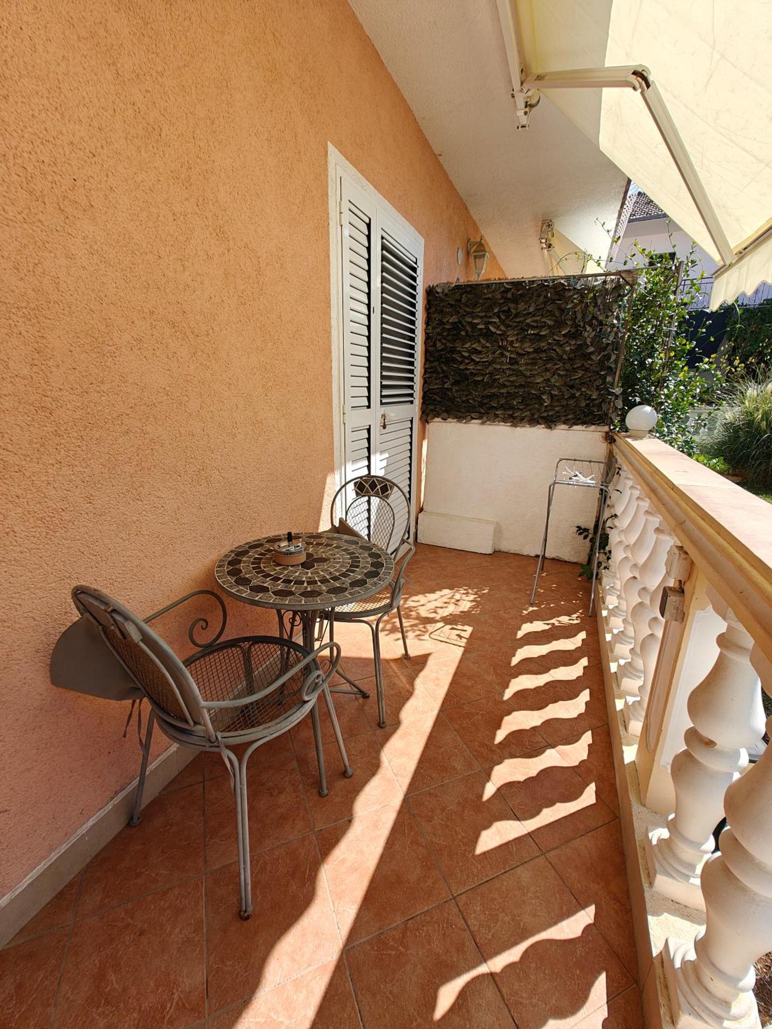Vikeli Apartment Trogir Exterior photo